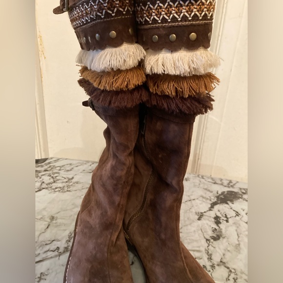 UGG Australia women's Keira Brown suede shearling lining boots - Picture 2 of 6